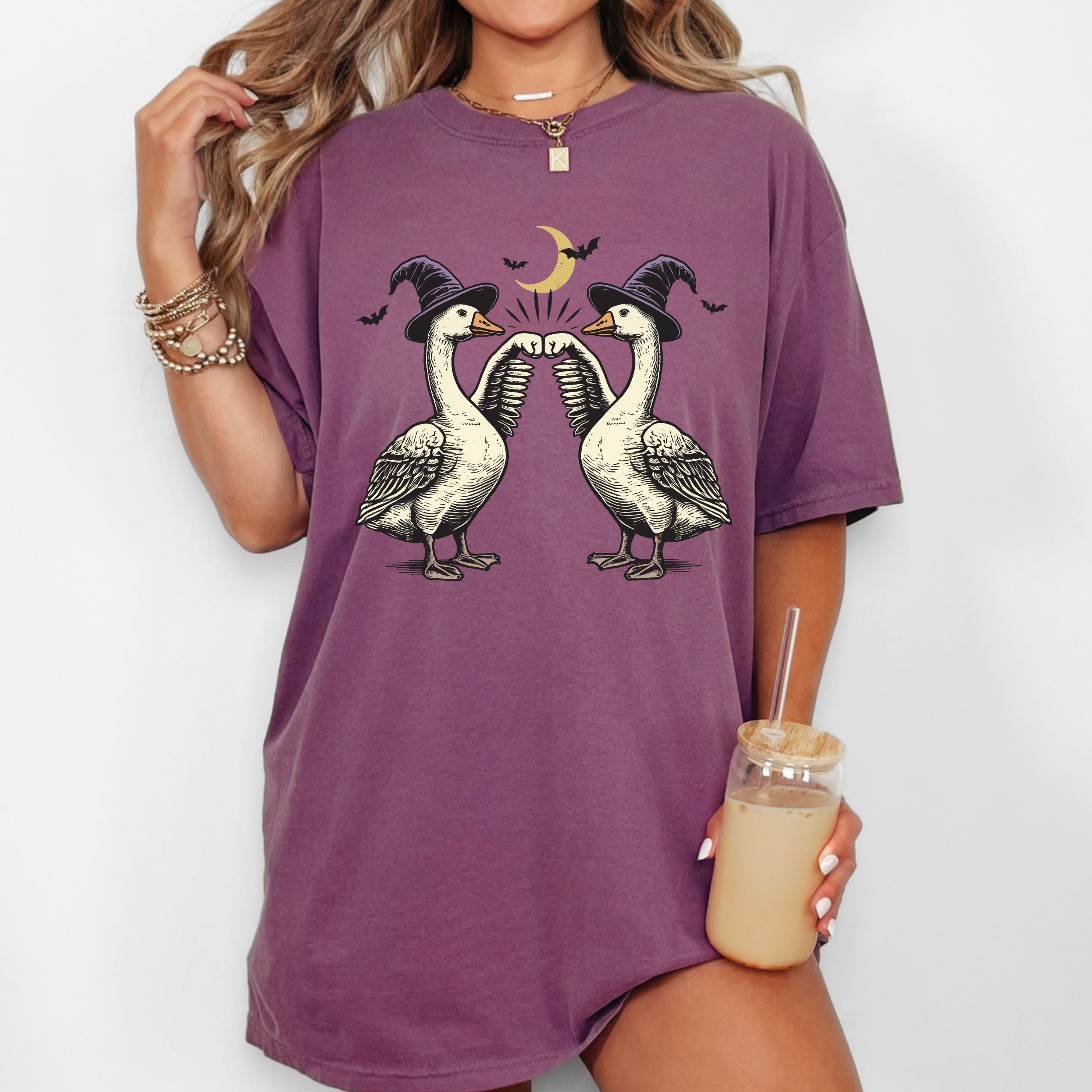 Geese, Duck, Vintage, Ghost, Western, Witch, Aesthetic, Meme, Halloween, Costume, Tshirt Comfort Colors T-Shirt