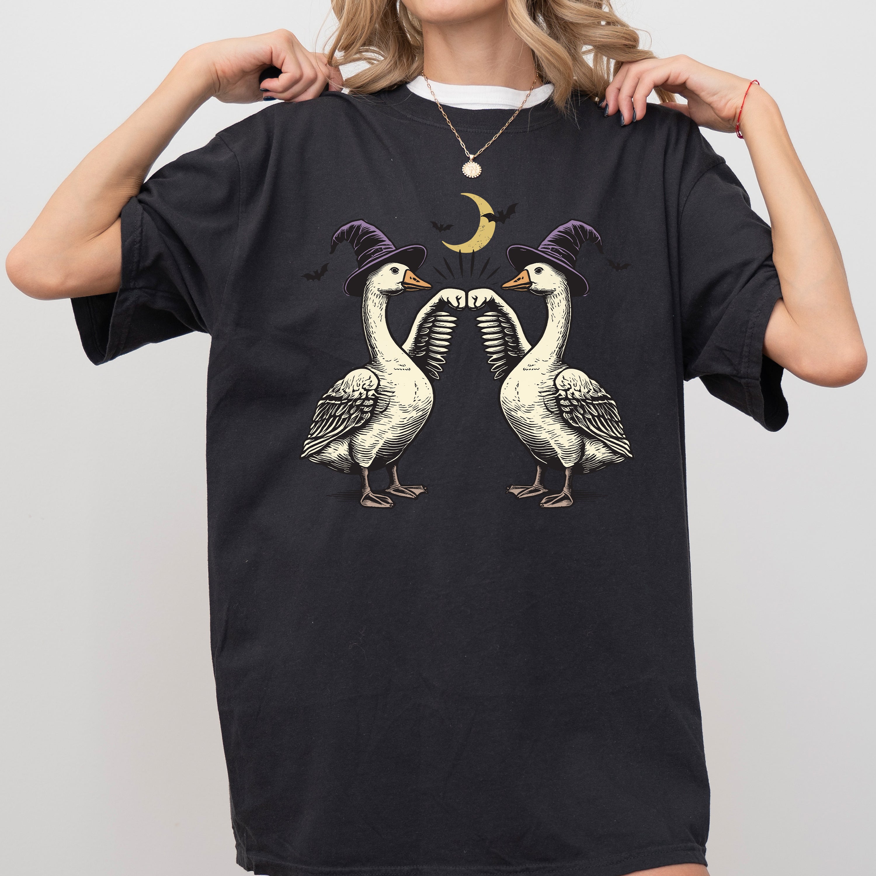 Geese, Duck, Vintage, Ghost, Western, Witch, Aesthetic, Meme, Halloween, Costume, Tshirt Comfort Colors T-Shirt