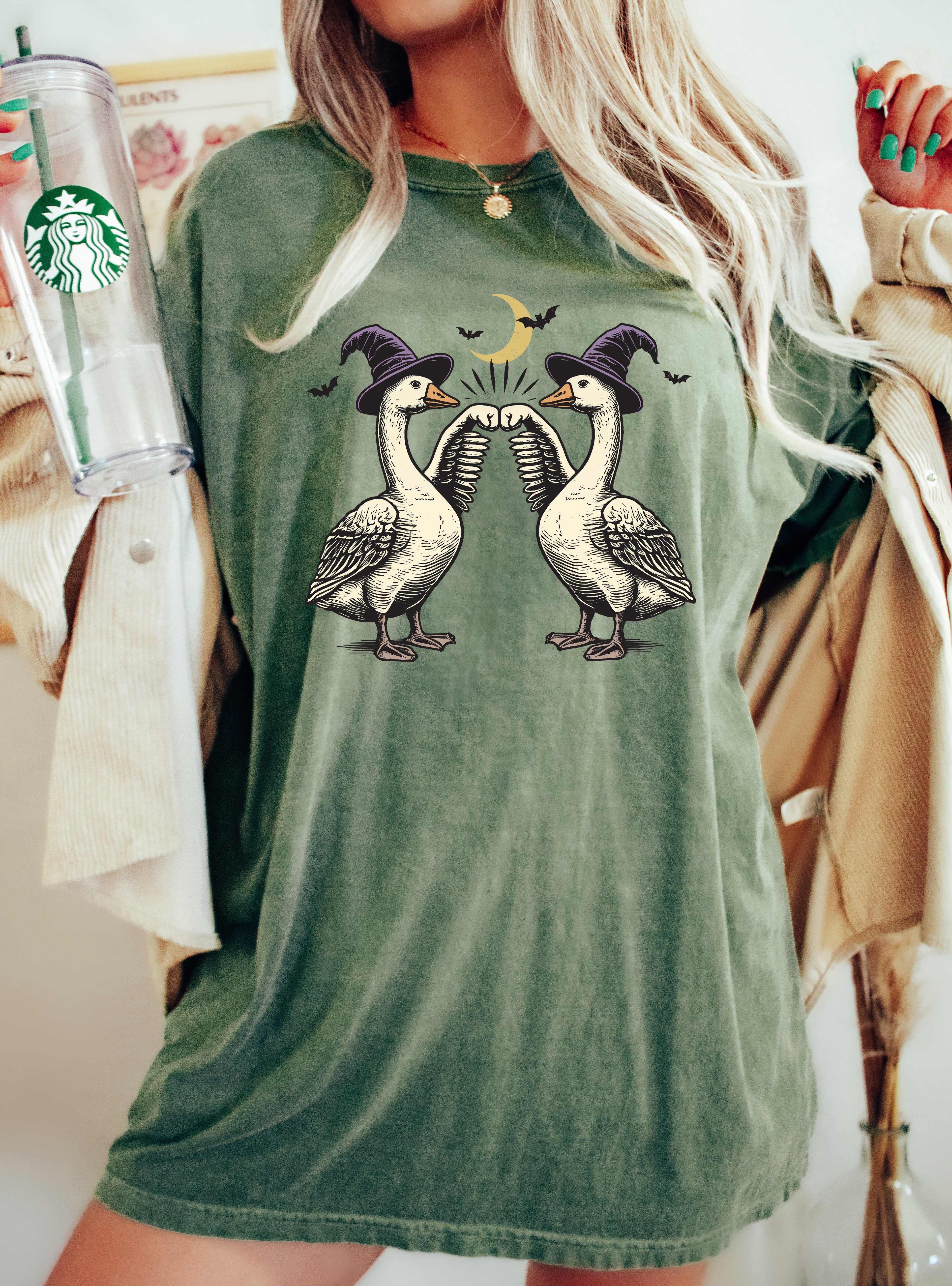 Geese, Duck, Vintage, Ghost, Western, Witch, Aesthetic, Meme, Halloween, Costume, Tshirt Comfort Colors T-Shirt